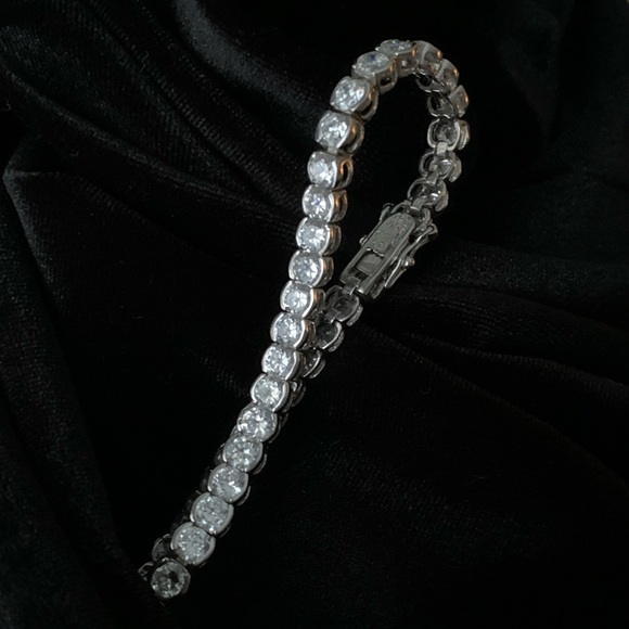 Sterling Silver and Cubic Zirconia Tennis bracelet signed ADI 925 C.Z ❤️ - Picture 3 of 5